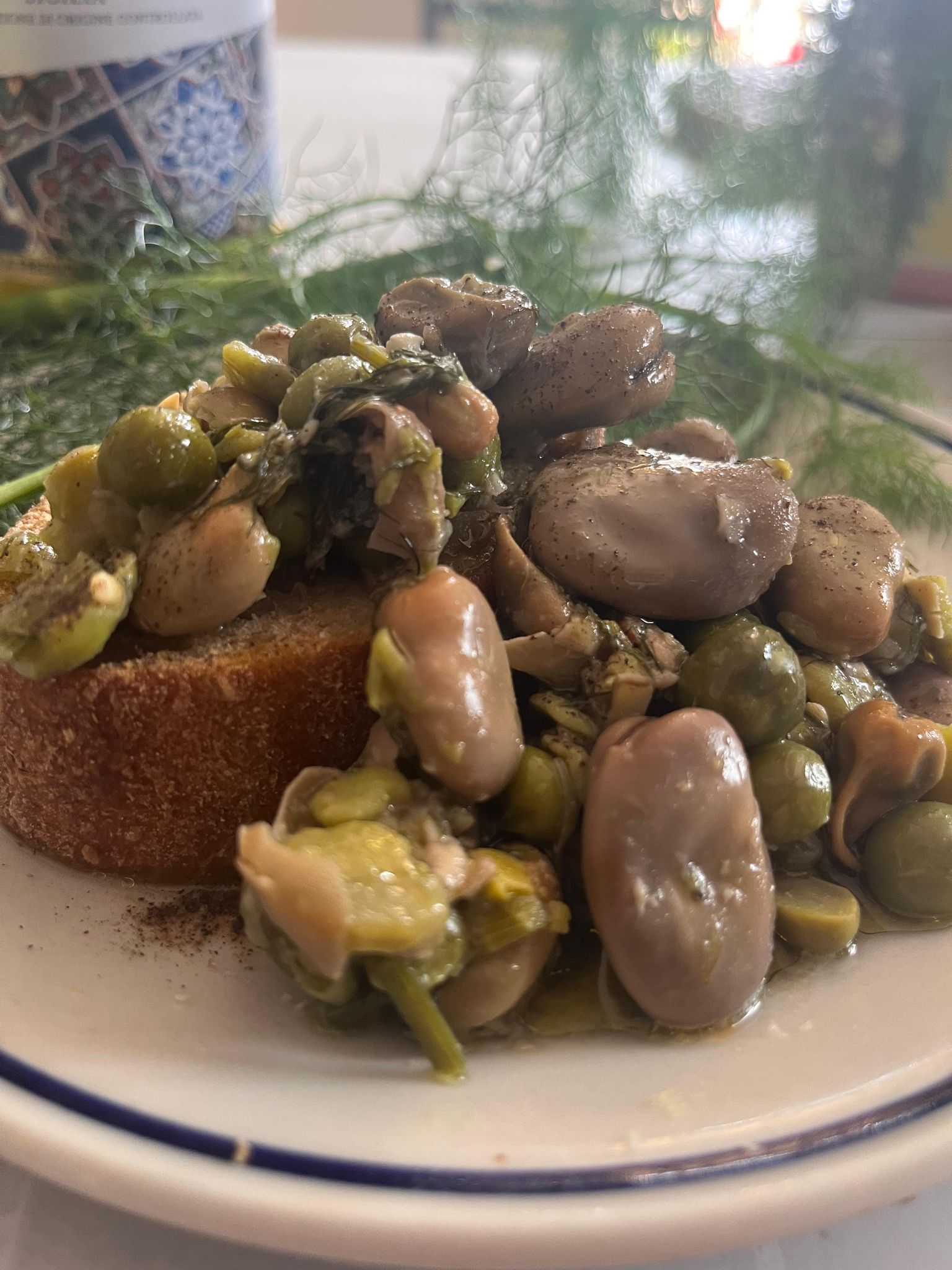 Ingredienti freschi per la frittedda siciliana